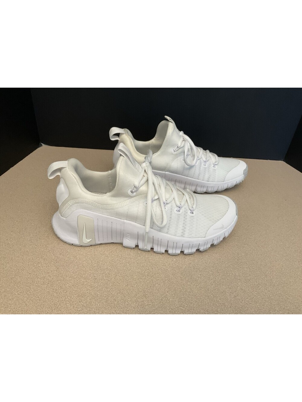 New! Womens Nike Free Metcon 7 White/White Athletic Shoes. Size 8.5. Awesome!